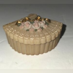 Vintage Dezine Trinket Box Fan With Flowers And Bow Hand Painted Beautiful